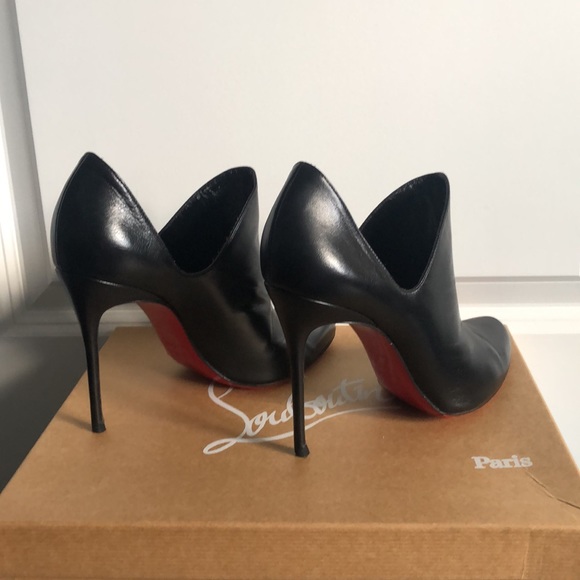 LNIB—Christian Louboutin Dugueclina 100 Napa cut out ankle bootie in Size 38 - Picture 4 of 16
